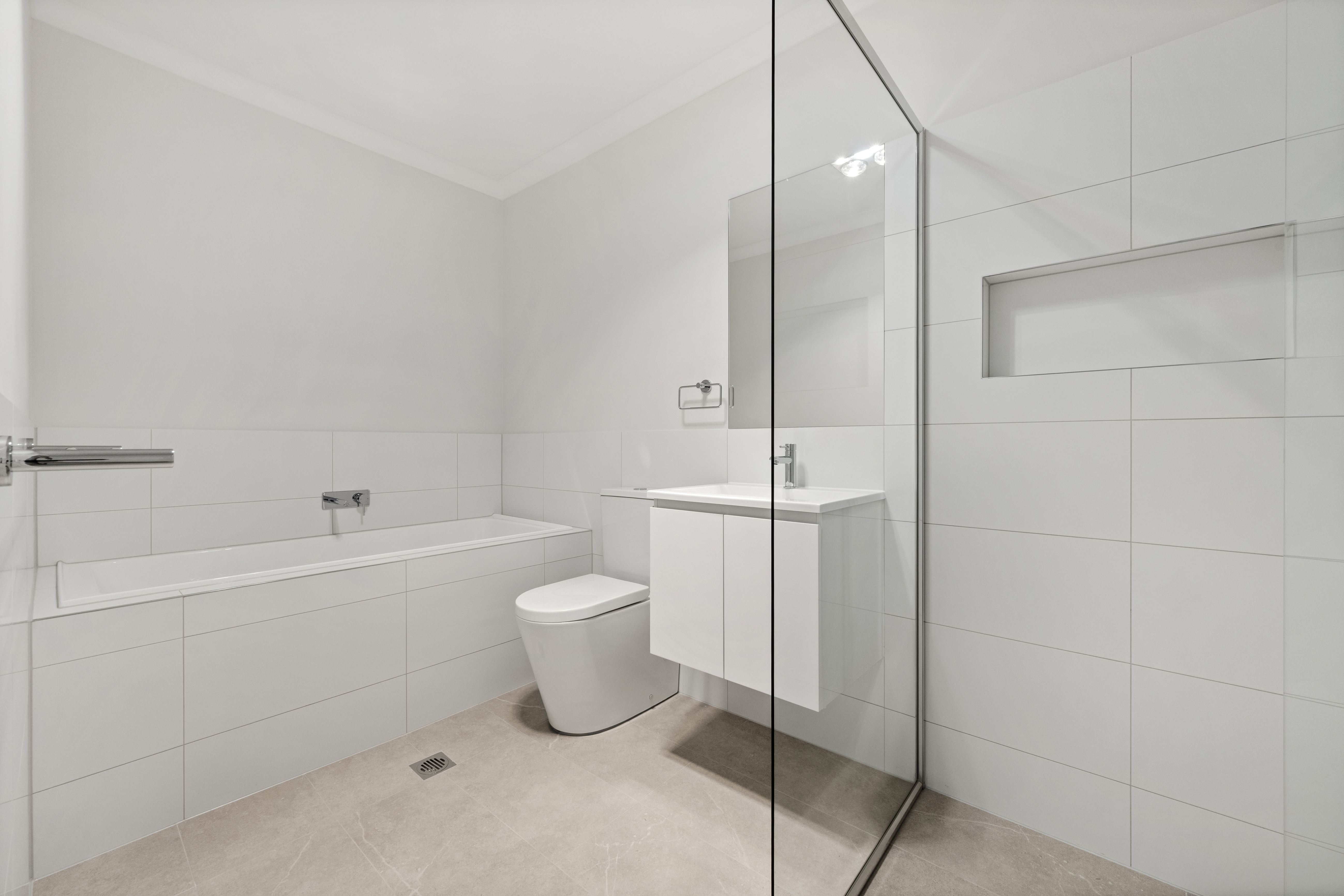 3 Mowenbah Cres, Googong NSW-012