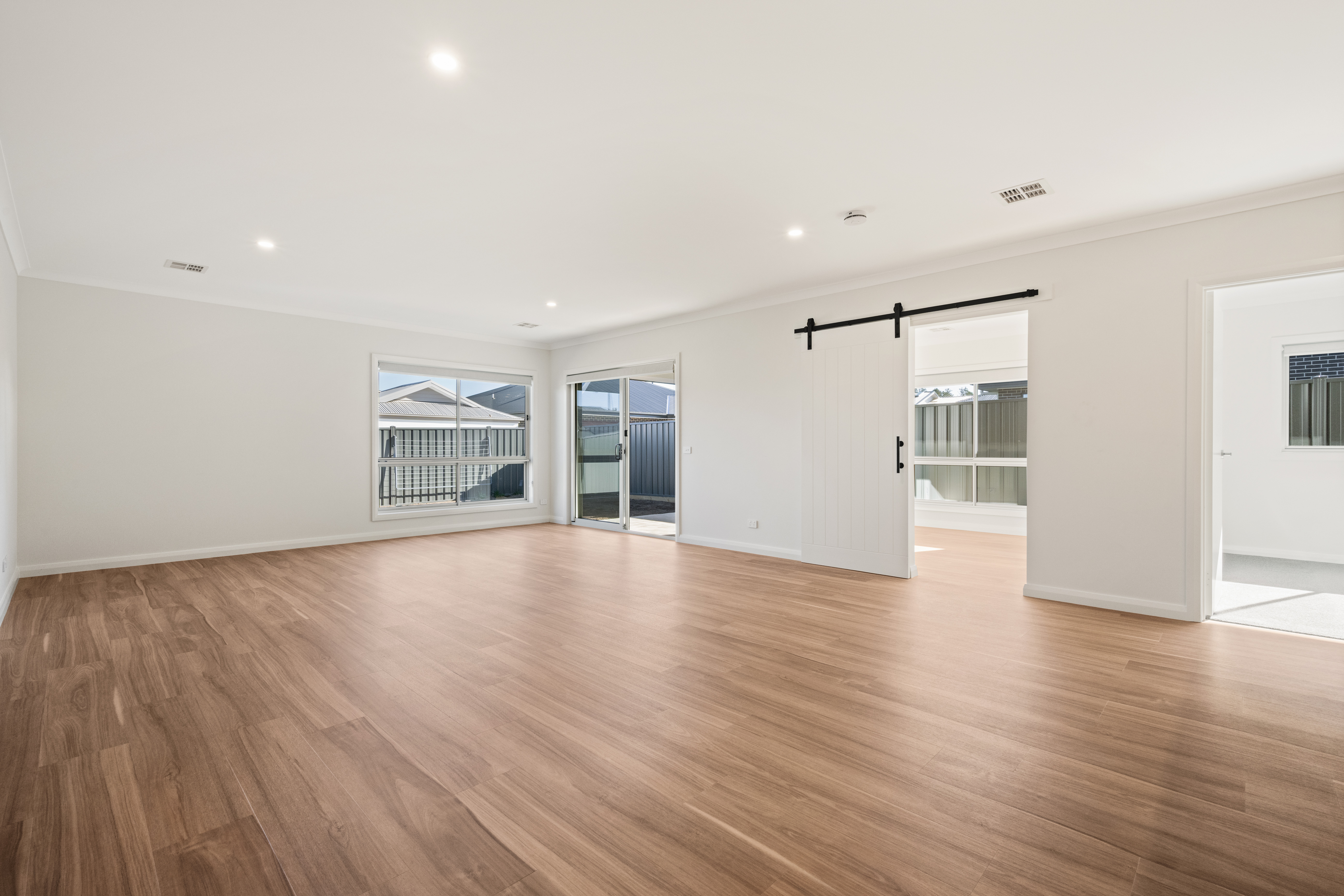 3 Mowenbah Cres, Googong NSW-025