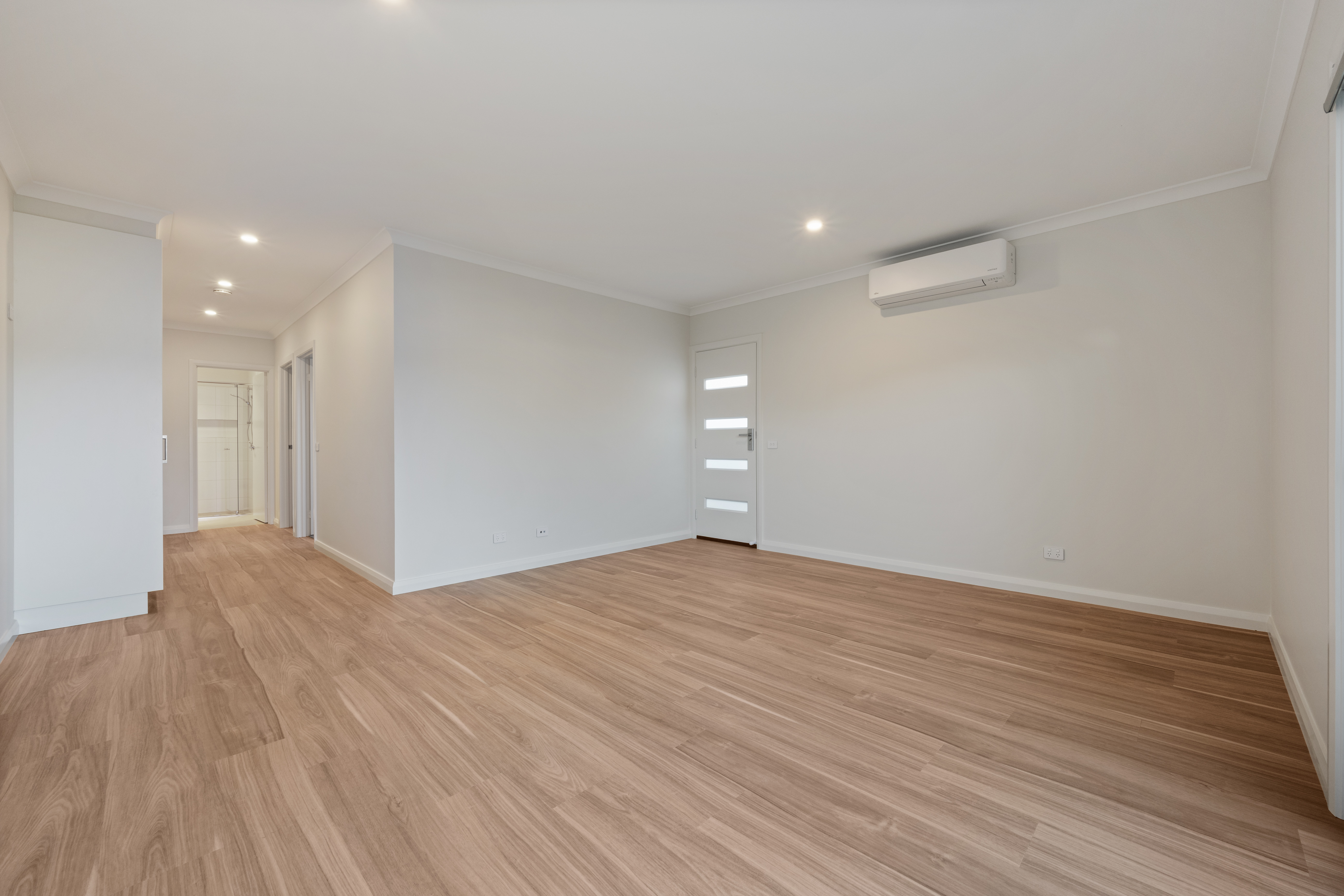 3 Mowenbah Cres, Googong NSW-054