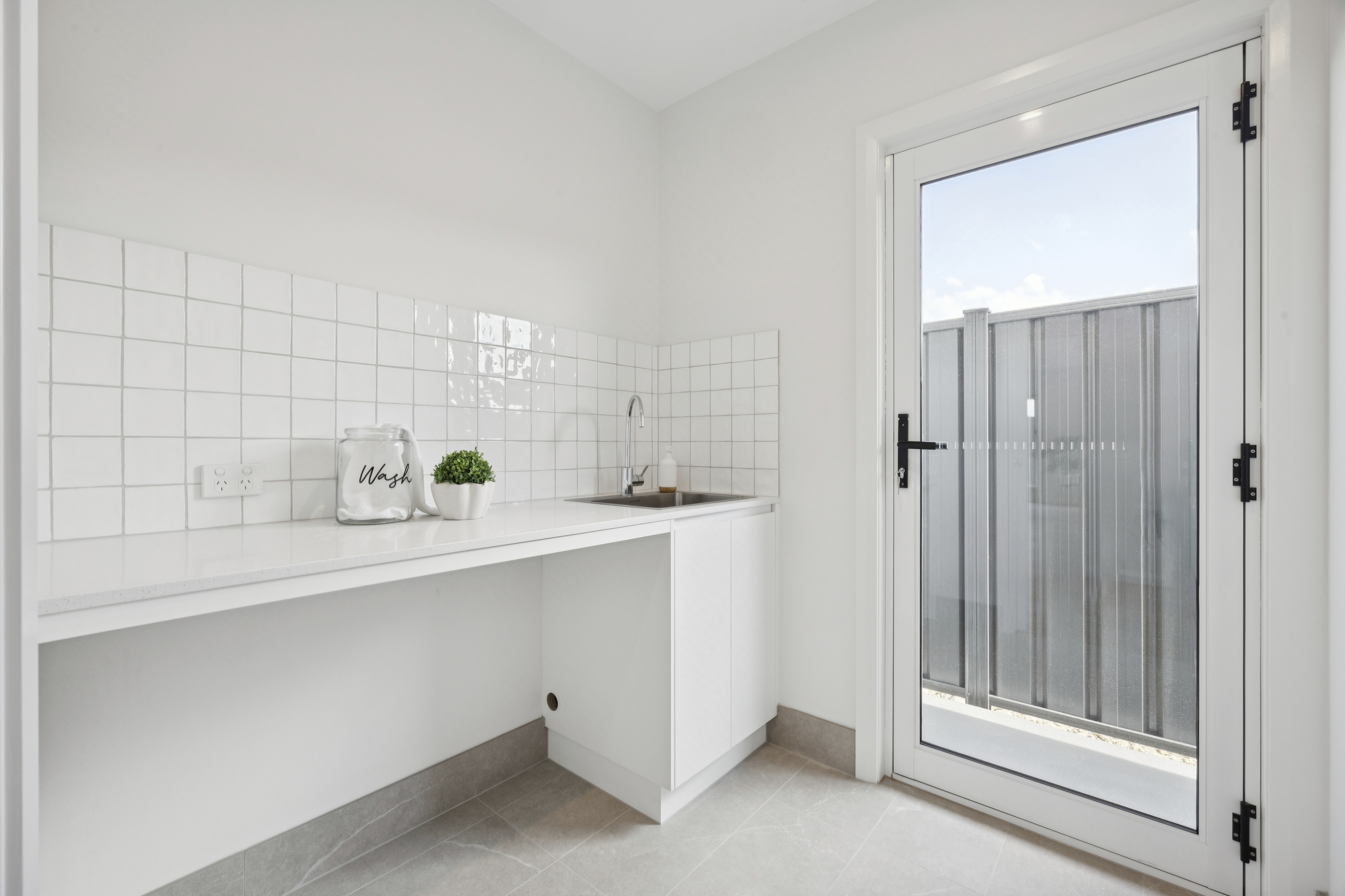 035_Open2view_ID966544-22_Cunningdroo_Street