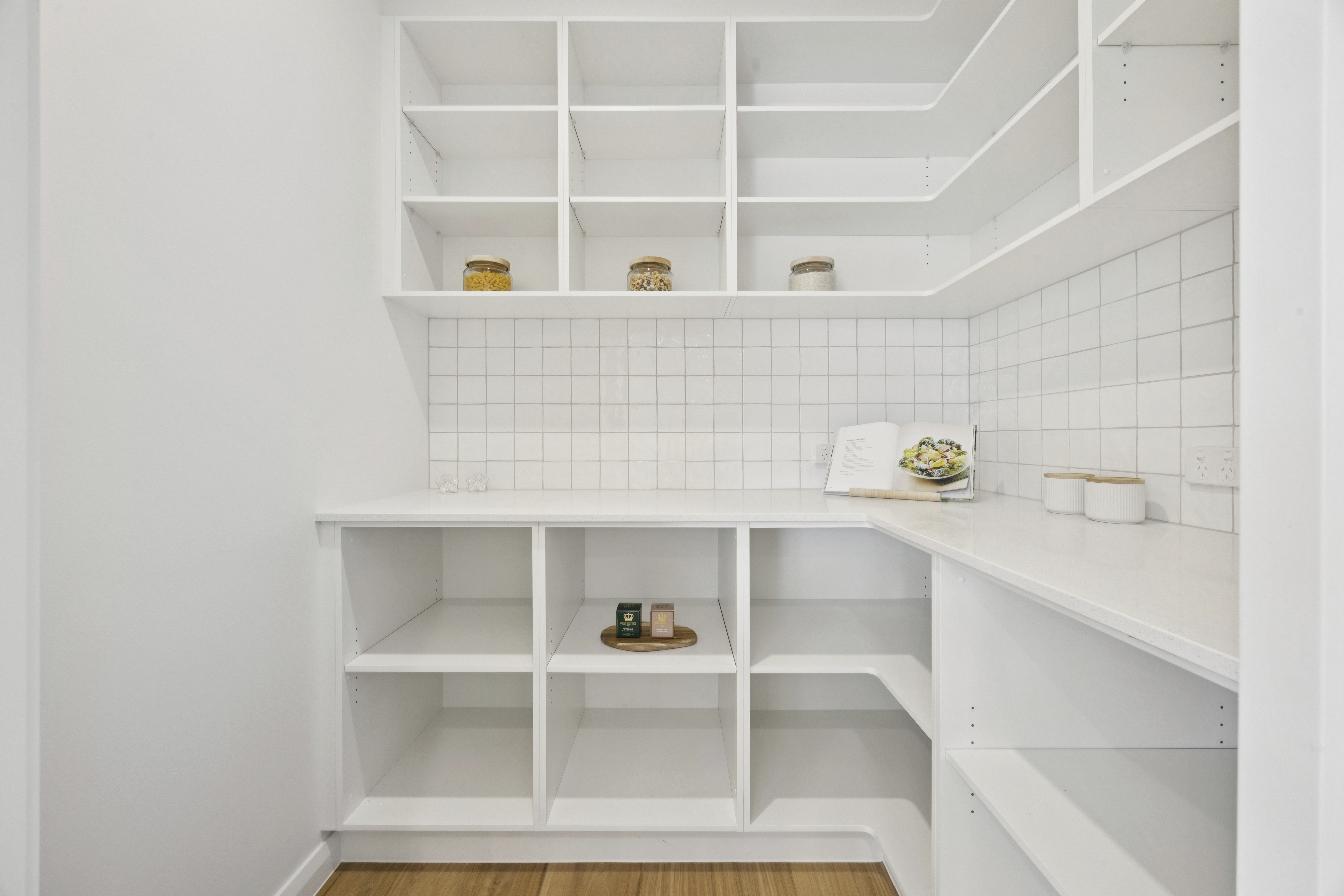 043_Open2view_ID966544-22_Cunningdroo_Street