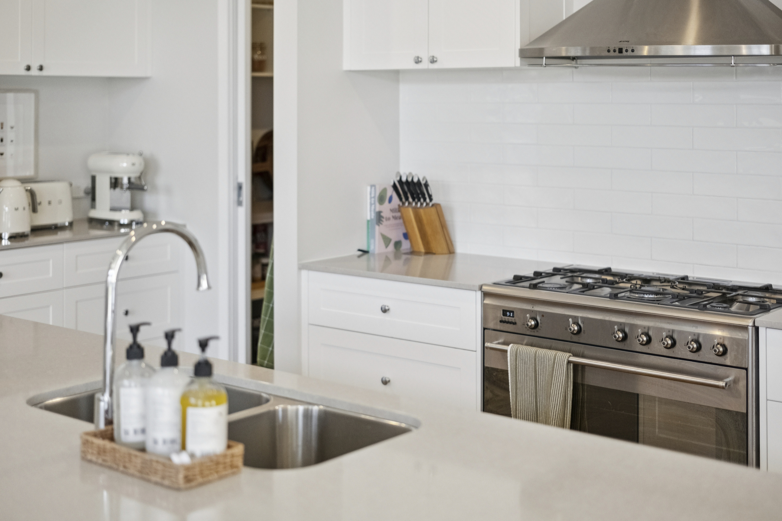 013_Open2view_ID984123-22_Garraway_Crescent