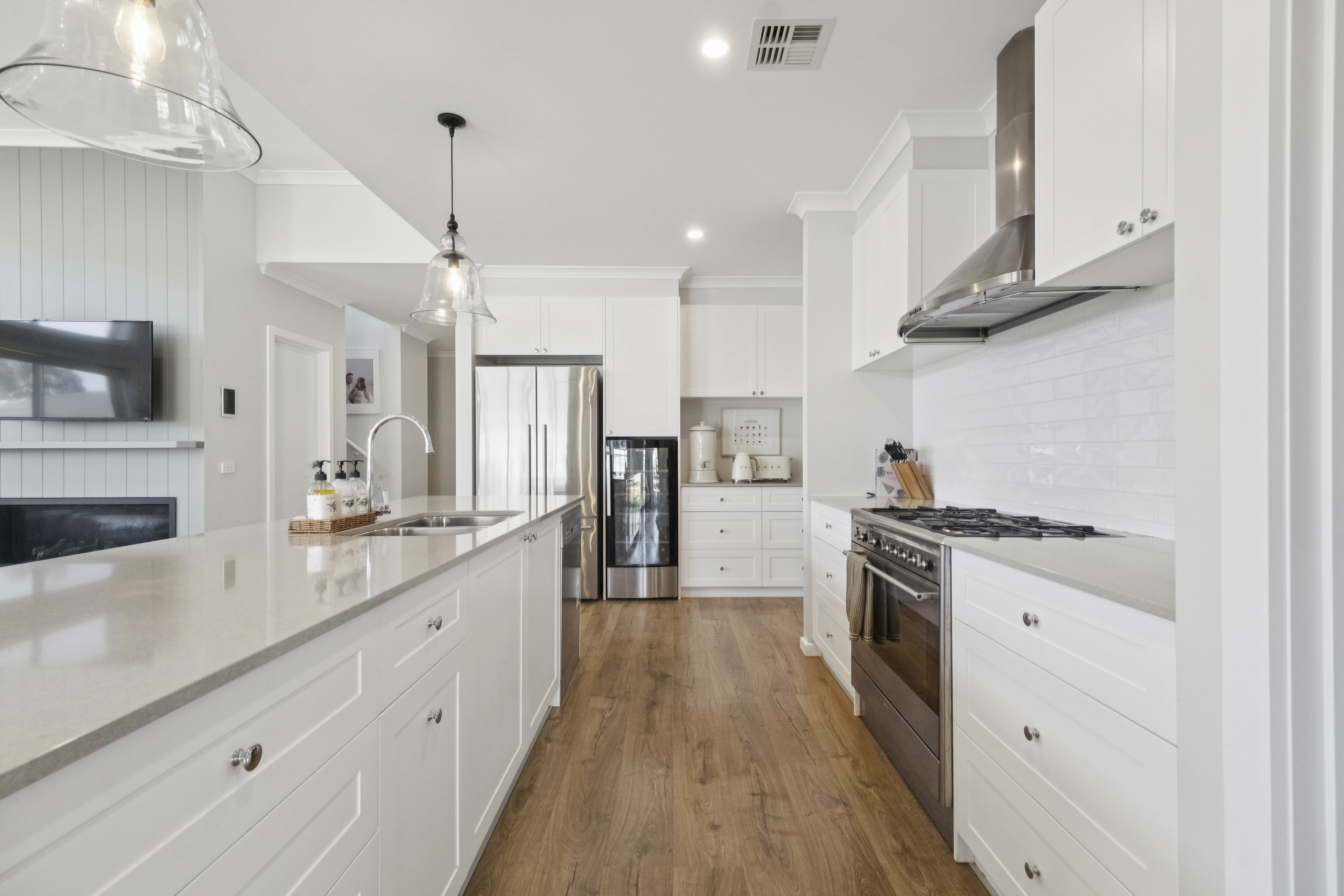 014_Open2view_ID984123-22_Garraway_Crescent