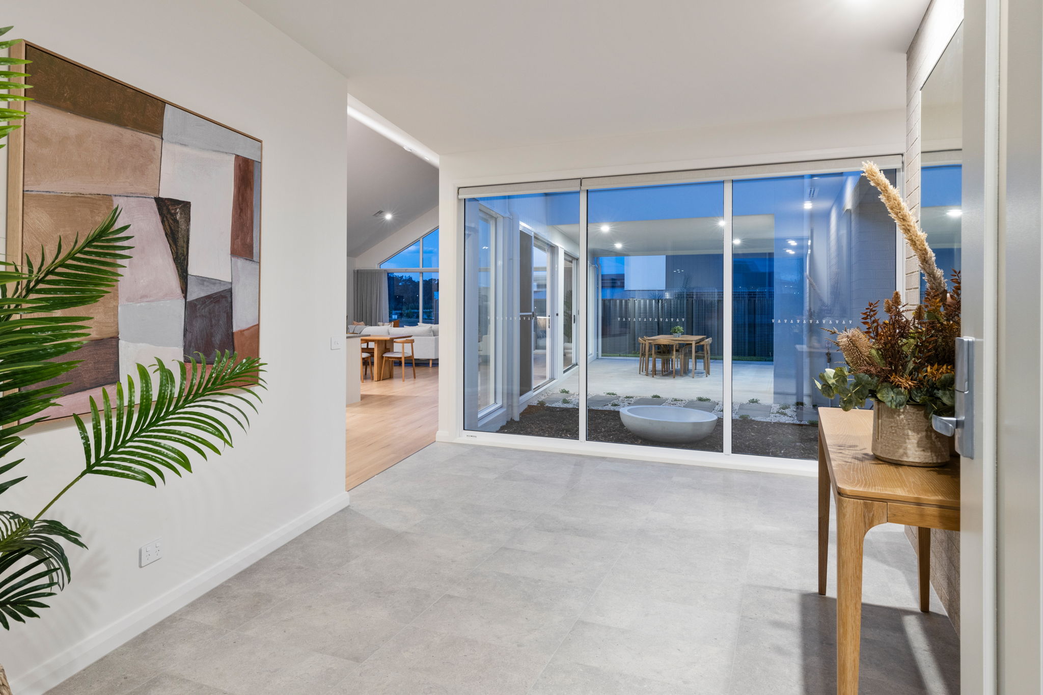 40-web-or-mls-6 Trenerry Cres 35